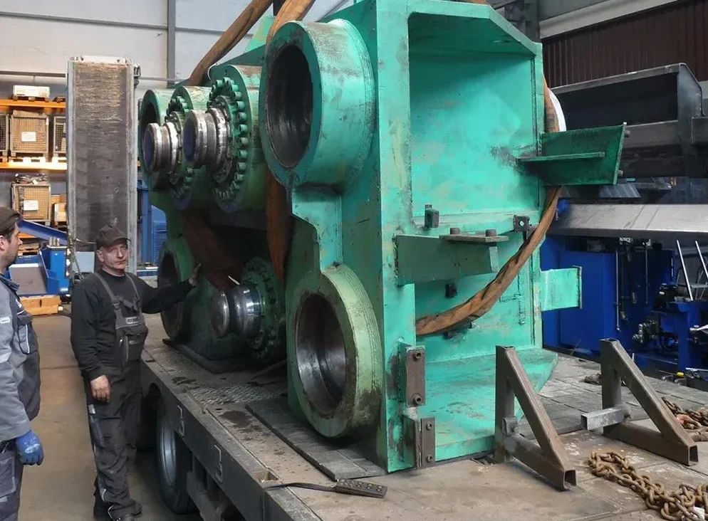 Shear head transport