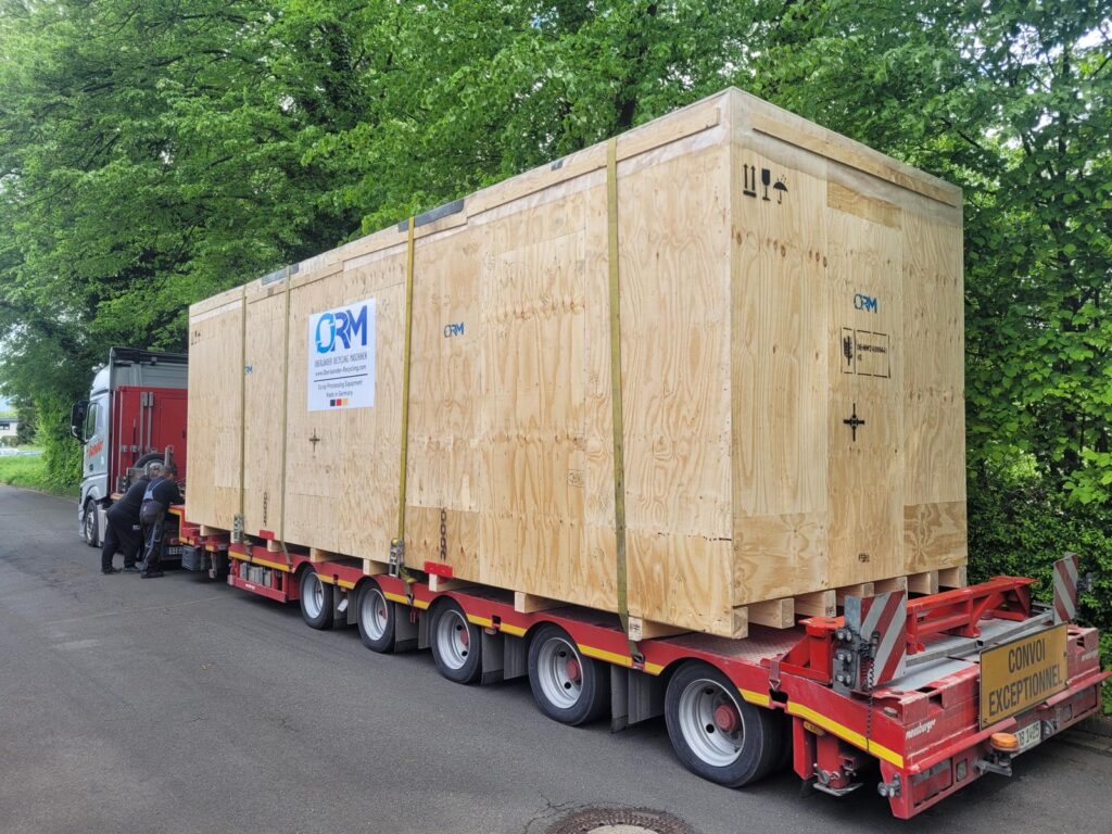 Schwertransport mit Schrottschere